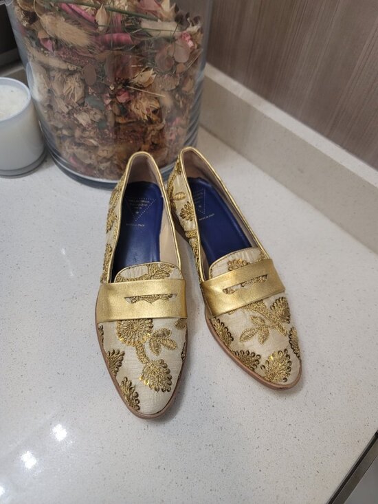 Valentina Rangoni Shoes - VALENTINA RANGONI Women's Loafer In Royal Floral Design Loafer sz 7 N White/Gold